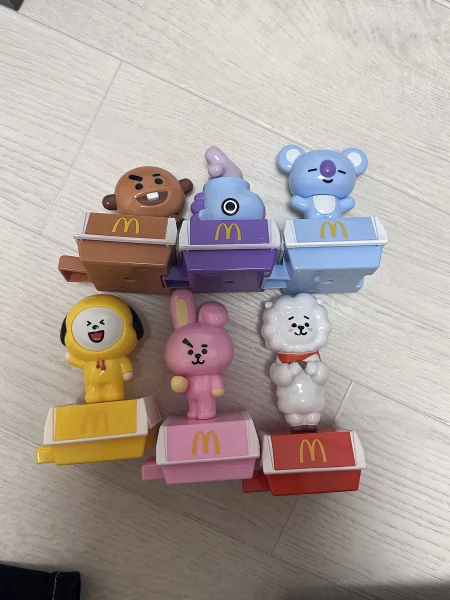 BT21 맥도날드 피규어